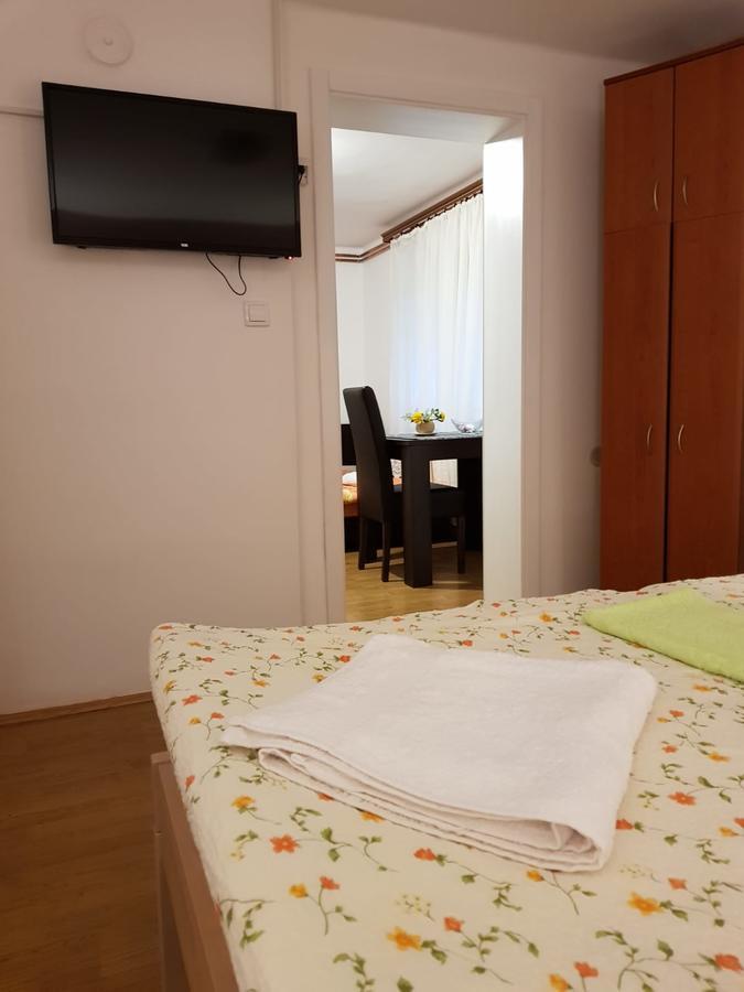 Apartment Holiday Vrnjacka Banja Bagian luar foto