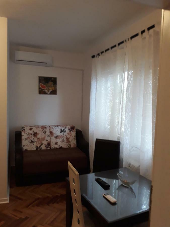 Apartment Holiday Vrnjacka Banja Bagian luar foto